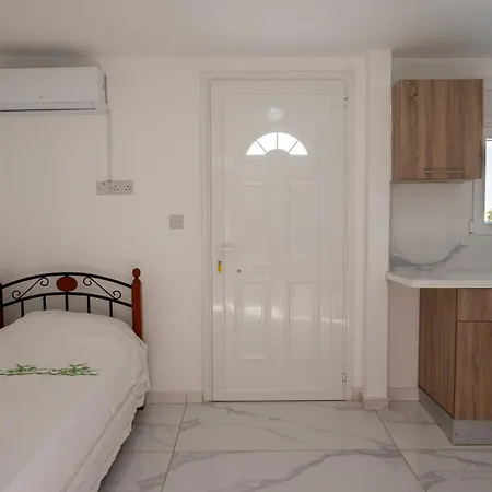 公寓 Modern 3 Bedroom In Center With Ensuites & Workspace & Balcony *