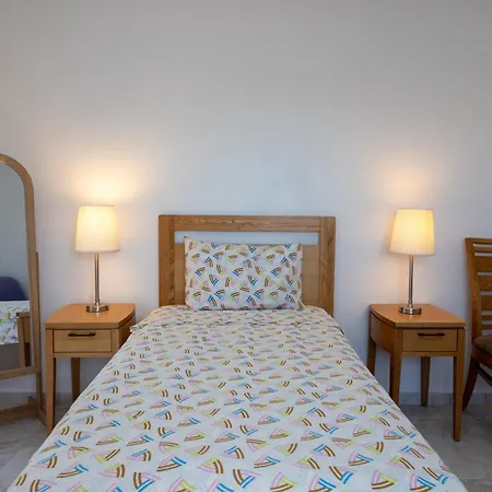 Modern 3 Bedroom In Center With Ensuites & Workspace & Balcony * 利马索尔