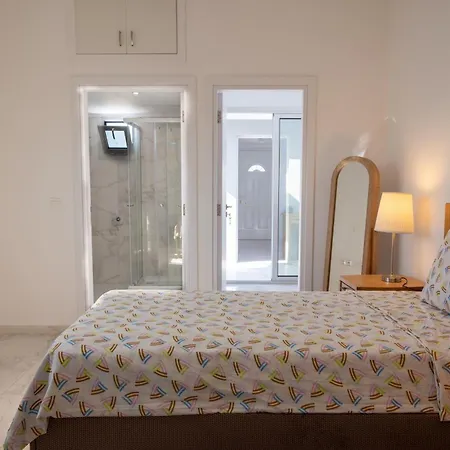 Modern 3 Bedroom In Center With Ensuites & Workspace & Balcony 公寓 *