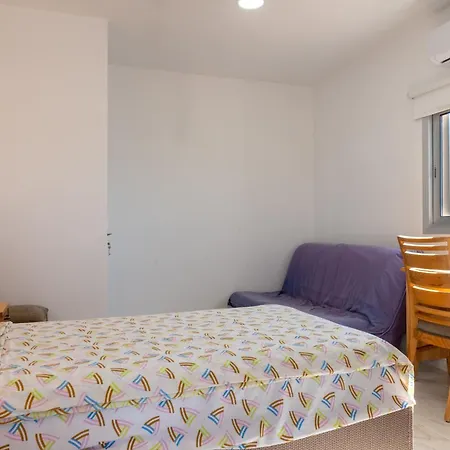 公寓 Modern 3 Bedroom In Center With Ensuites & Workspace & Balcony 利马索尔